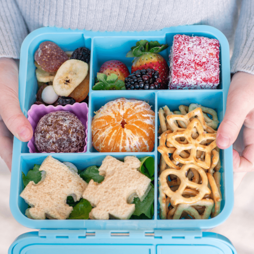 MONTII.CO Lunch Punch Sandwich Cutters | Puzzles-1973194231216476164